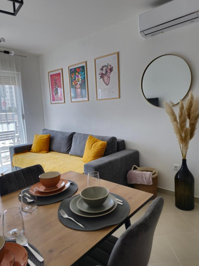 Frida- Free Private Parking Apartman Split