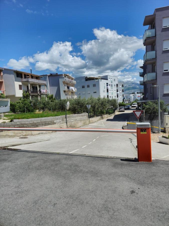 Frida- Free Private Parking Apartman